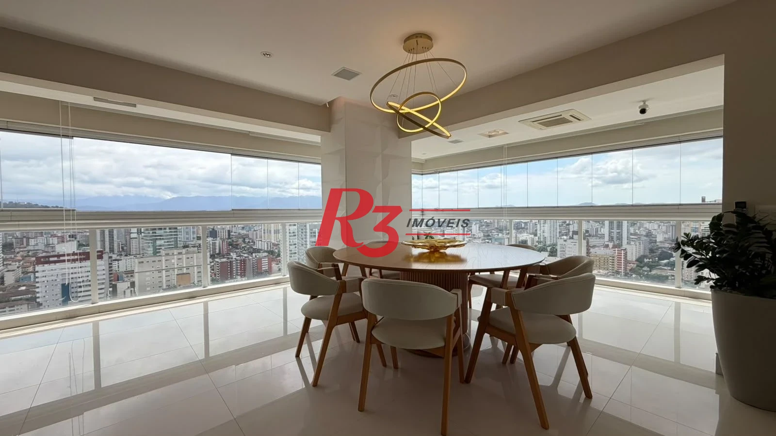 Apartamento com 3 dormitórios à venda, 228 m² por R$ 3.800.000,00 - Gonzaga - Santos/SP