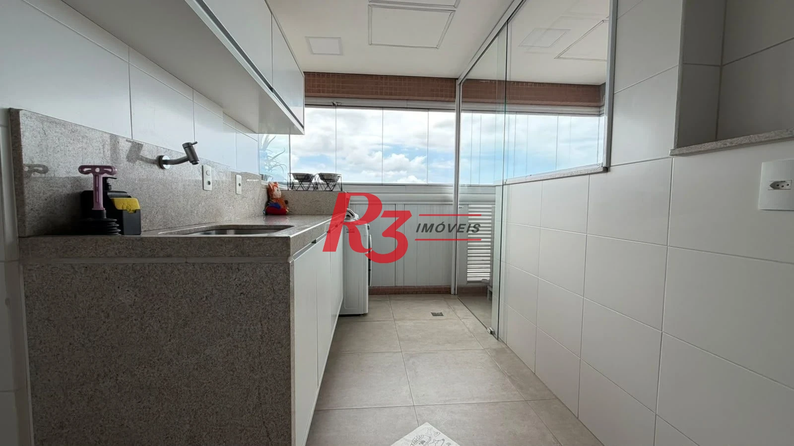 Apartamento com 3 dormitórios à venda, 228 m² por R$ 3.800.000,00 - Gonzaga - Santos/SP