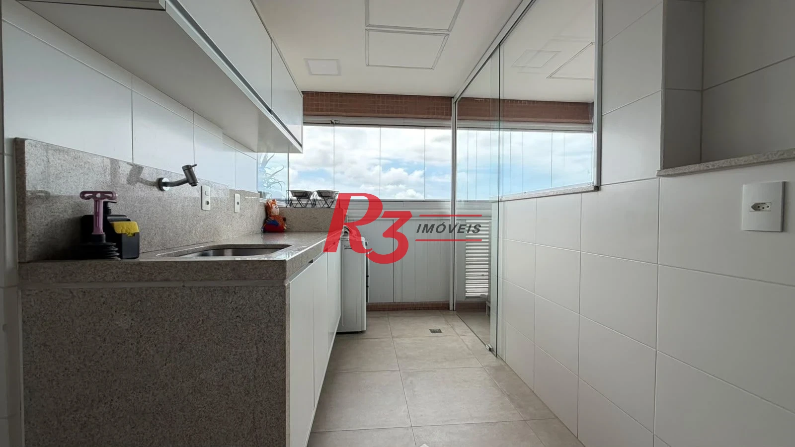 Apartamento com 3 dormitórios à venda, 228 m² por R$ 3.800.000,00 - Gonzaga - Santos/SP