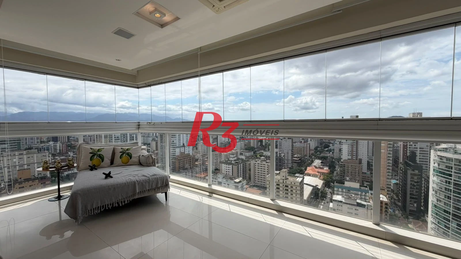 Apartamento com 3 dormitórios à venda, 228 m² por R$ 3.800.000,00 - Gonzaga - Santos/SP