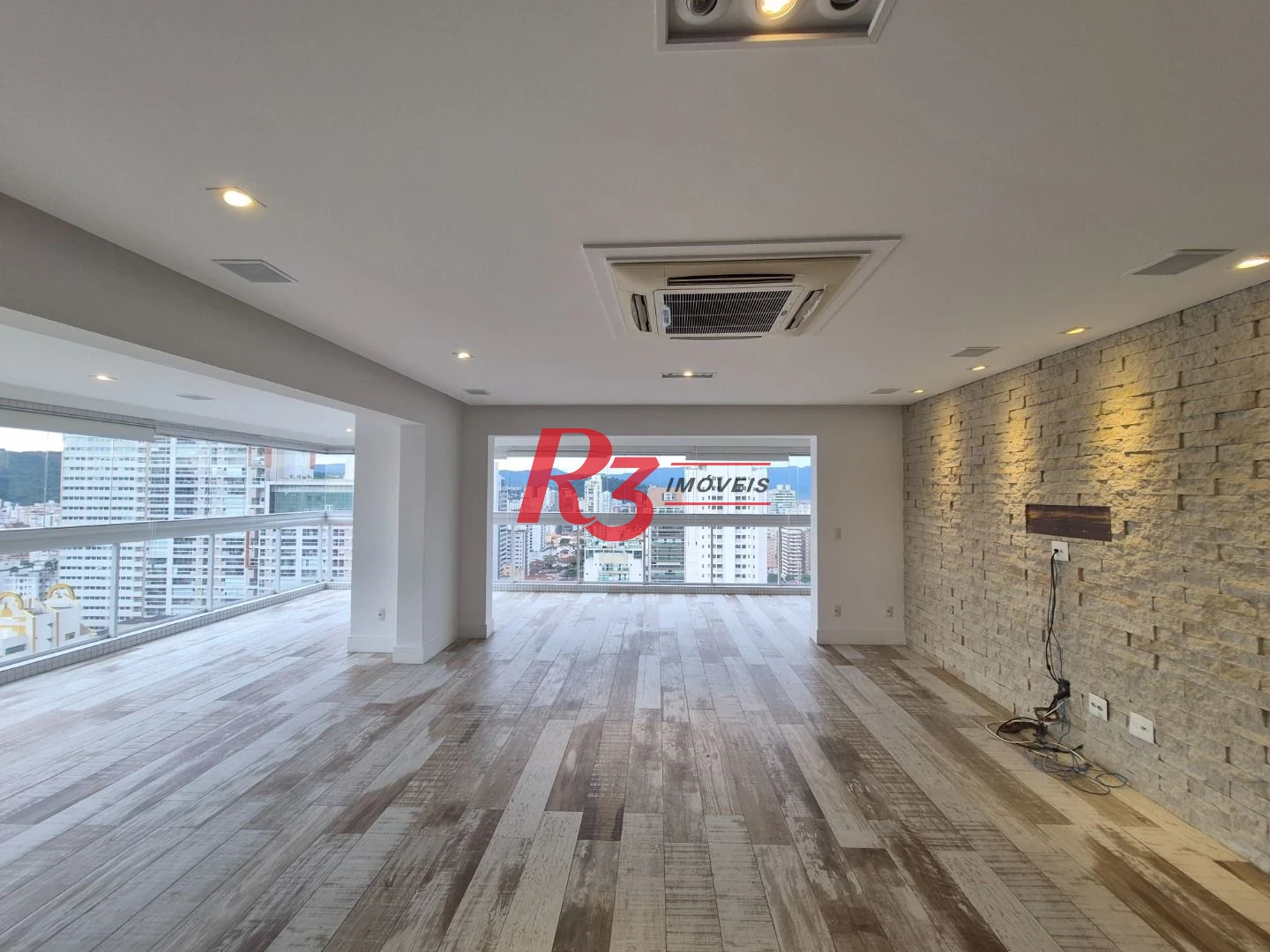 Apartamento com 3 dormitórios à venda, 207 m² por R$ 3.750.000,00 - Gonzaga - Santos/SP