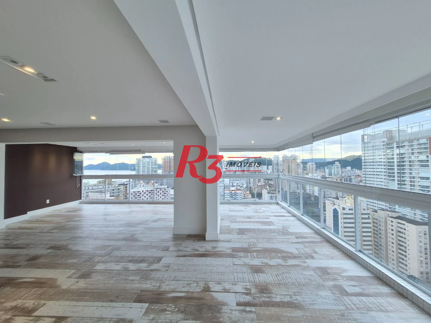 Apartamento com 3 dormitórios à venda, 207 m² por R$ 3.750.000,00 - Gonzaga - Santos/SP