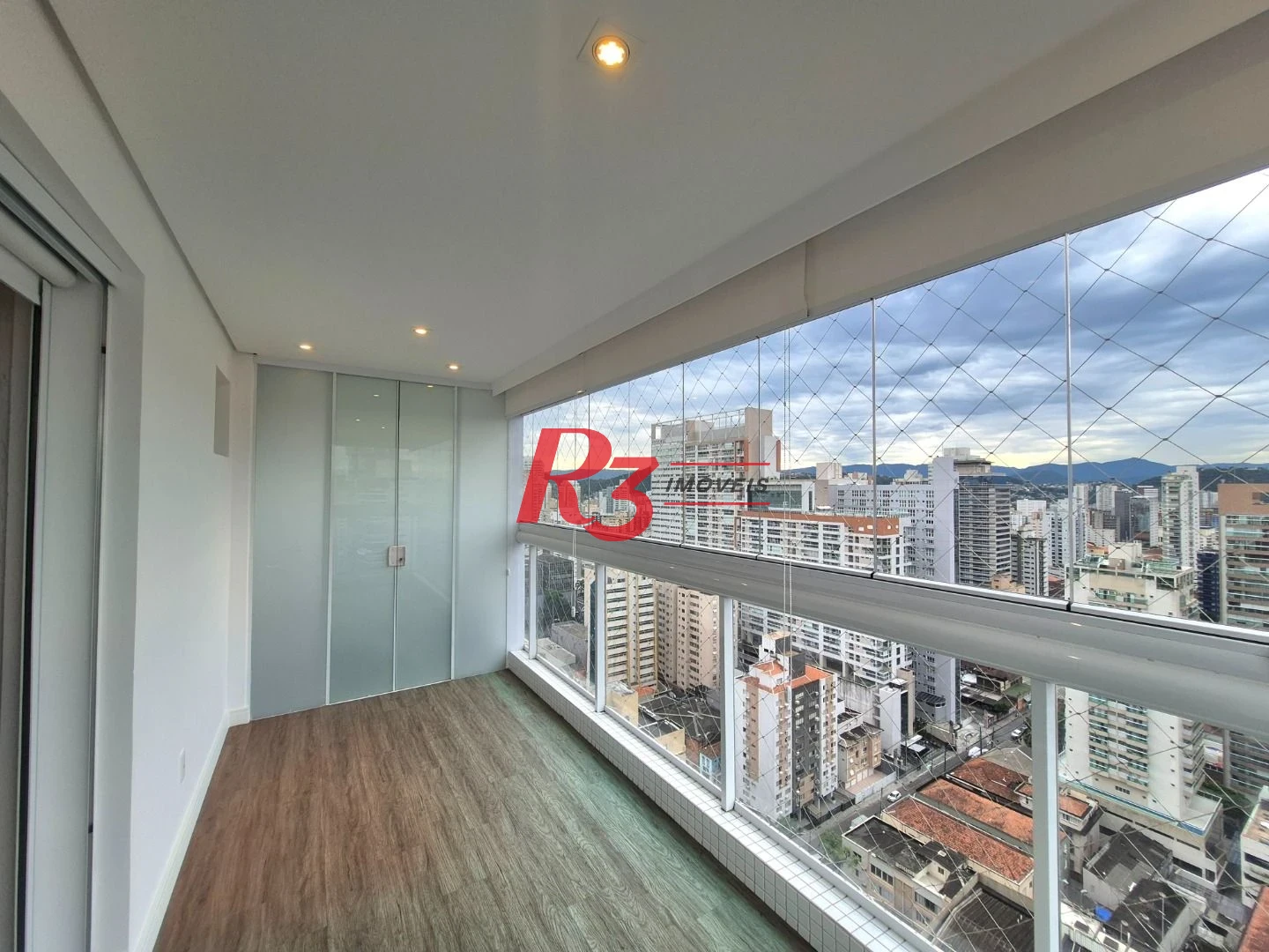 Apartamento com 3 dormitórios à venda, 207 m² por R$ 3.750.000,00 - Gonzaga - Santos/SP