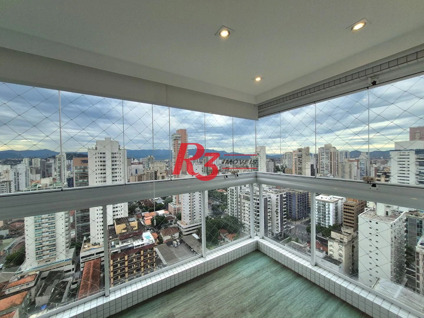 Apartamento com 3 dormitórios à venda, 207 m² por R$ 3.750.000,00 - Gonzaga - Santos/SP