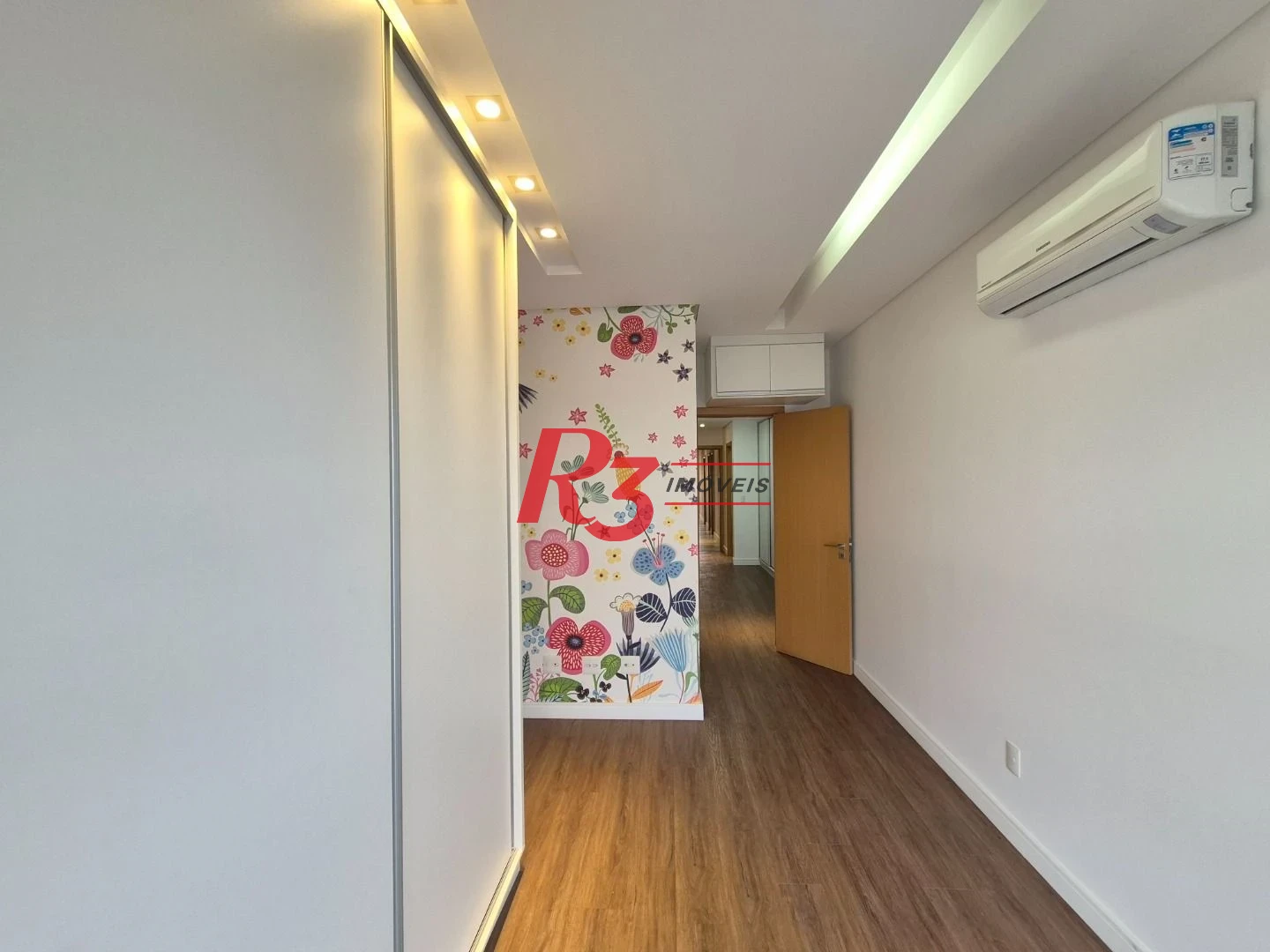 Apartamento com 3 dormitórios à venda, 207 m² por R$ 3.750.000,00 - Gonzaga - Santos/SP