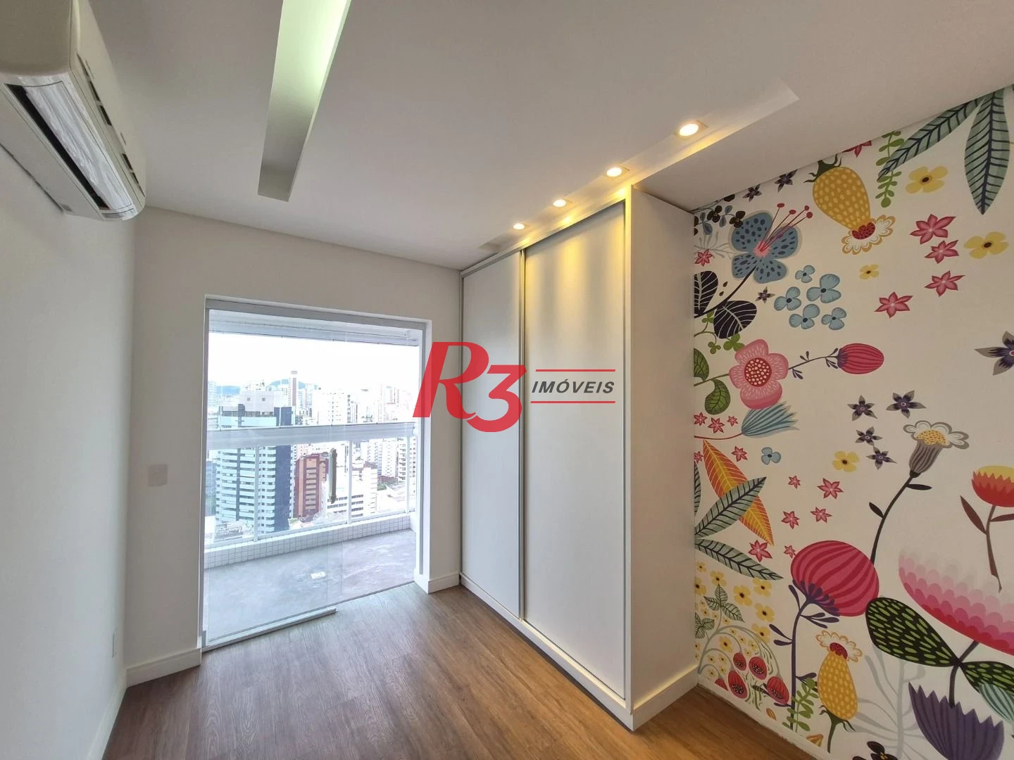 Apartamento com 3 dormitórios à venda, 207 m² por R$ 3.750.000,00 - Gonzaga - Santos/SP