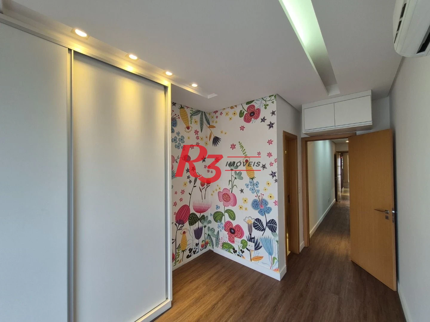 Apartamento com 3 dormitórios à venda, 207 m² por R$ 3.750.000,00 - Gonzaga - Santos/SP