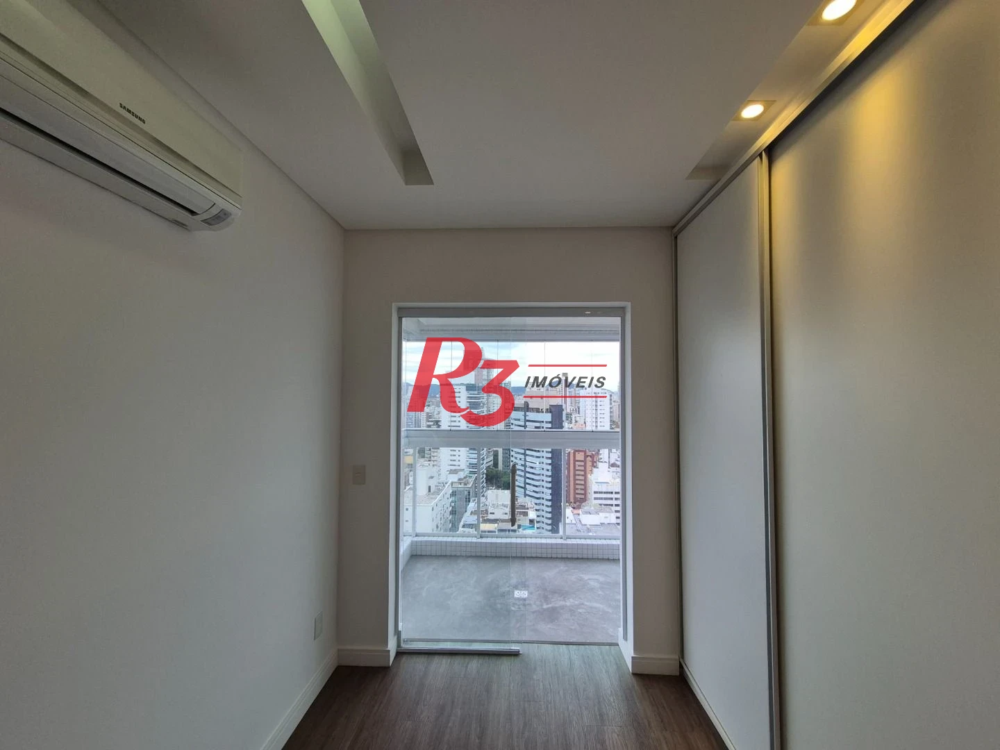 Apartamento com 3 dormitórios à venda, 207 m² por R$ 3.750.000,00 - Gonzaga - Santos/SP