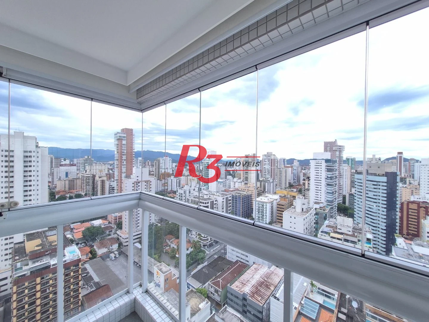 Apartamento com 3 dormitórios à venda, 207 m² por R$ 3.750.000,00 - Gonzaga - Santos/SP