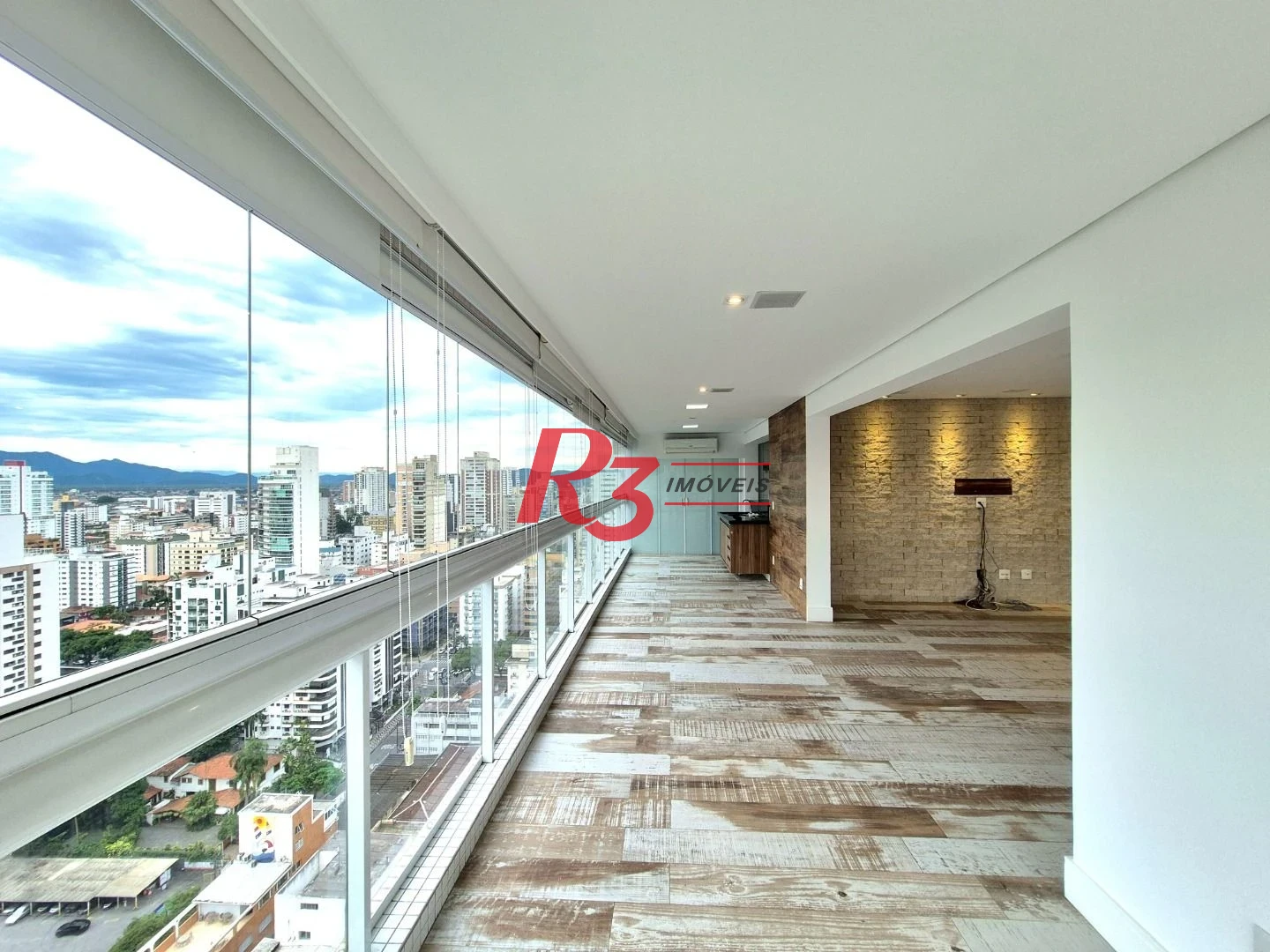 Apartamento com 3 dormitórios à venda, 207 m² por R$ 3.750.000,00 - Gonzaga - Santos/SP