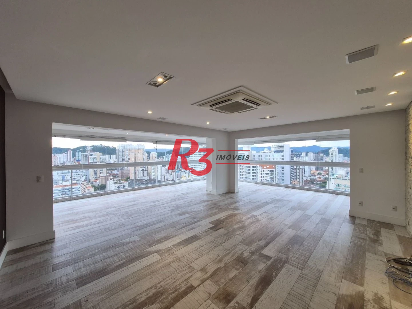 Apartamento com 3 dormitórios à venda, 207 m² por R$ 3.750.000,00 - Gonzaga - Santos/SP
