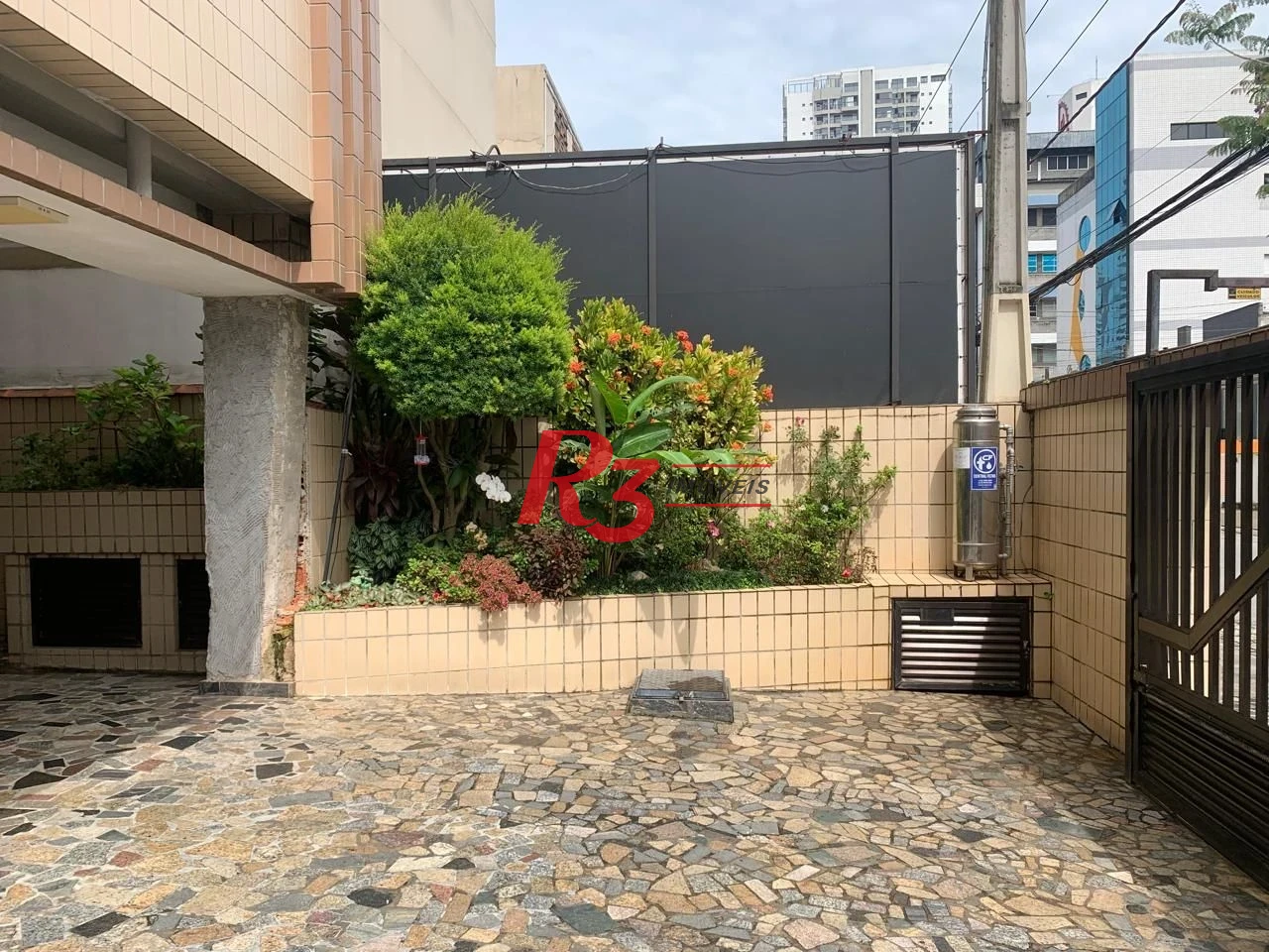 Apartamento com 2 dormitórios à venda, 75 m² por R$ 530.000,00 - Boqueirão - Santos/SP