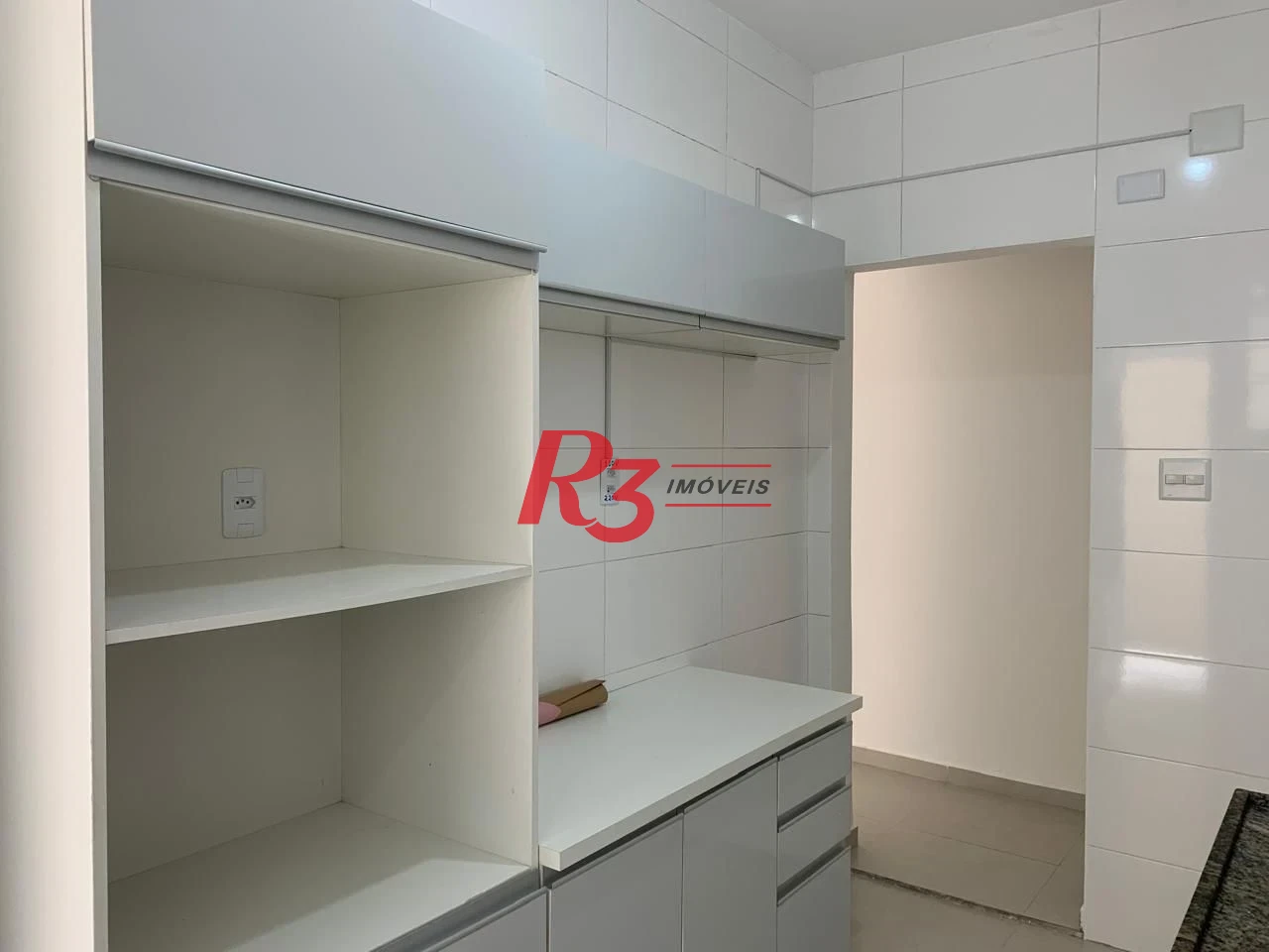 Apartamento com 2 dormitórios à venda, 75 m² por R$ 530.000,00 - Boqueirão - Santos/SP