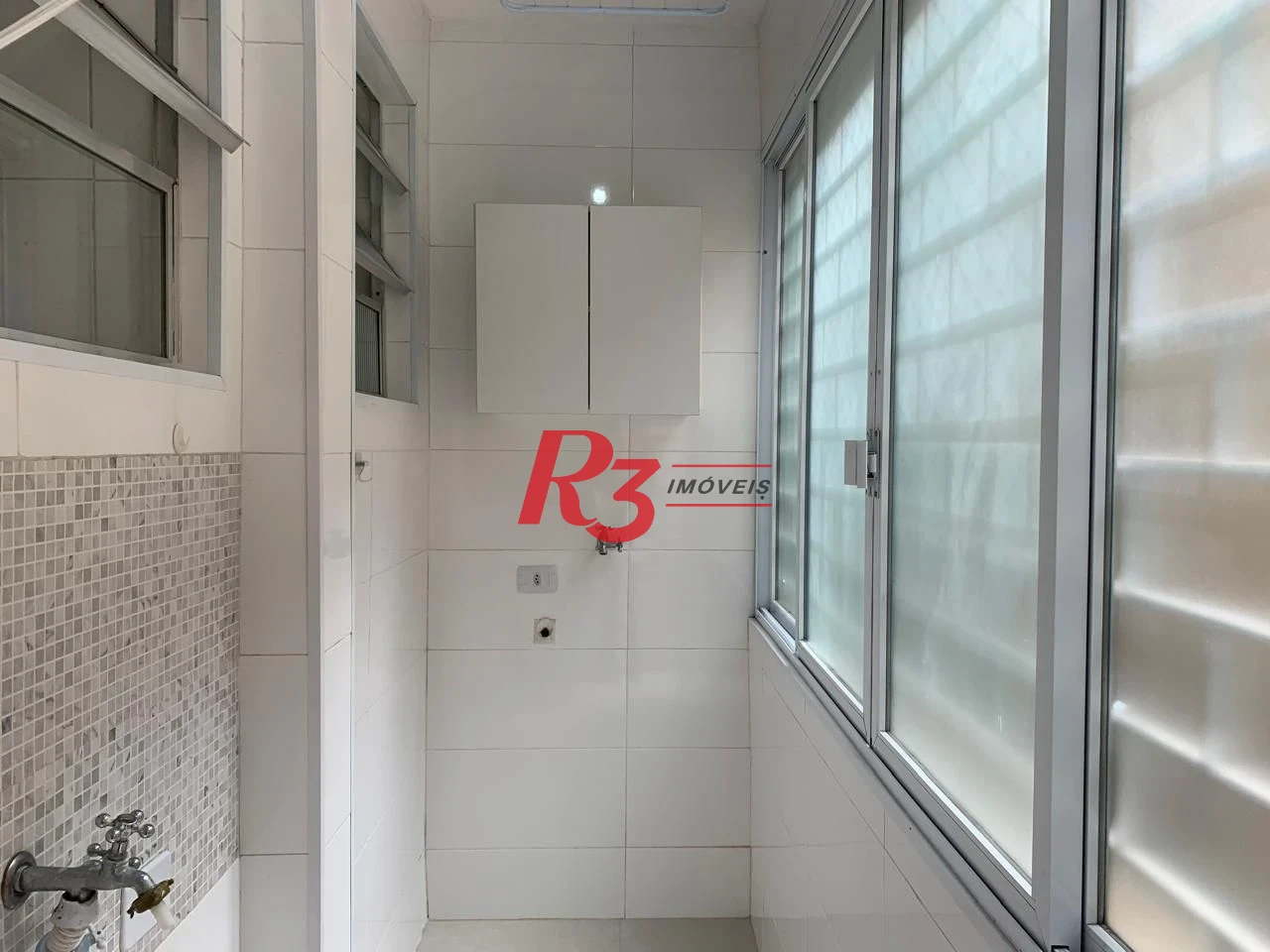 Apartamento com 2 dormitórios à venda, 75 m² por R$ 530.000,00 - Boqueirão - Santos/SP