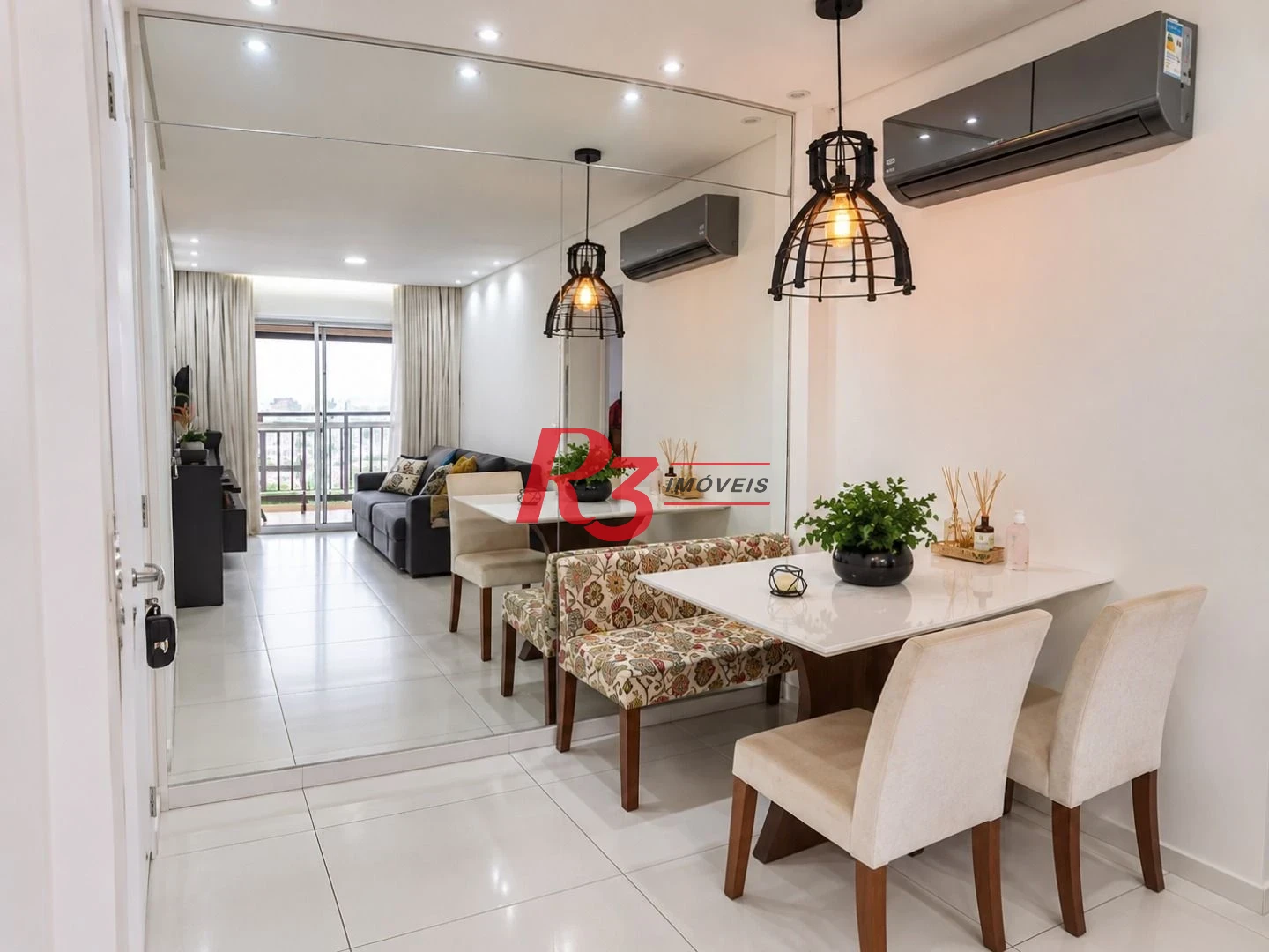 Apartamento com 2 dormitórios à venda, 64 m² por R$ 725.000,00 - Marapé - Santos/SP