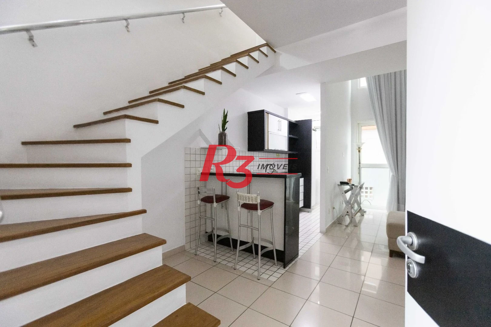 Apartamento com 1 dormitório para alugar, 60 m² por R$ 5.200,00/mês - Gonzaga - Santos/SP