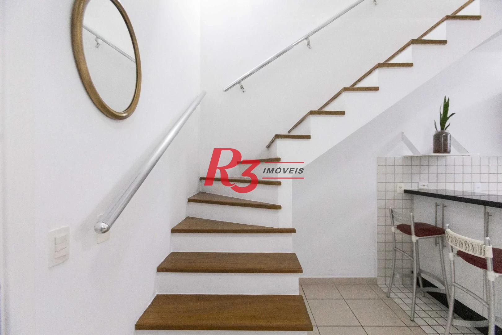 Apartamento com 1 dormitório para alugar, 60 m² por R$ 5.200,00/mês - Gonzaga - Santos/SP