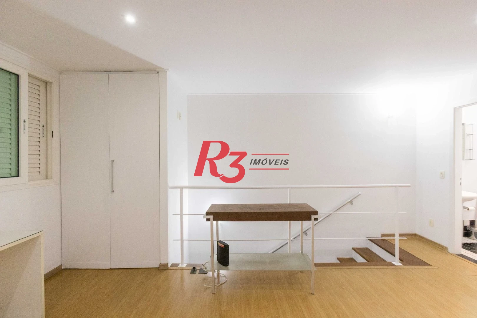 Apartamento com 1 dormitório para alugar, 60 m² por R$ 5.200,00/mês - Gonzaga - Santos/SP