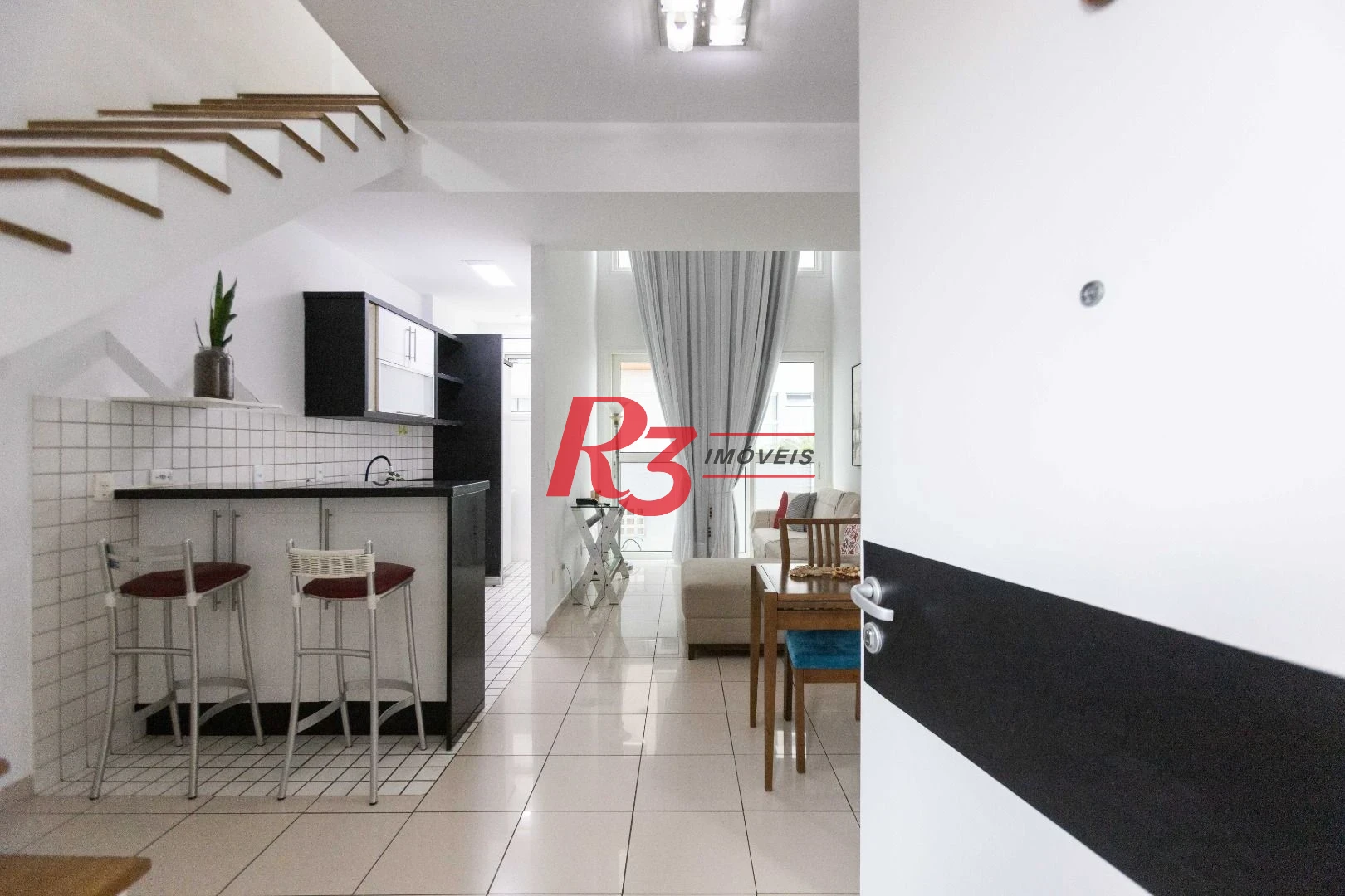 Apartamento com 1 dormitório para alugar, 60 m² por R$ 5.200,00/mês - Gonzaga - Santos/SP
