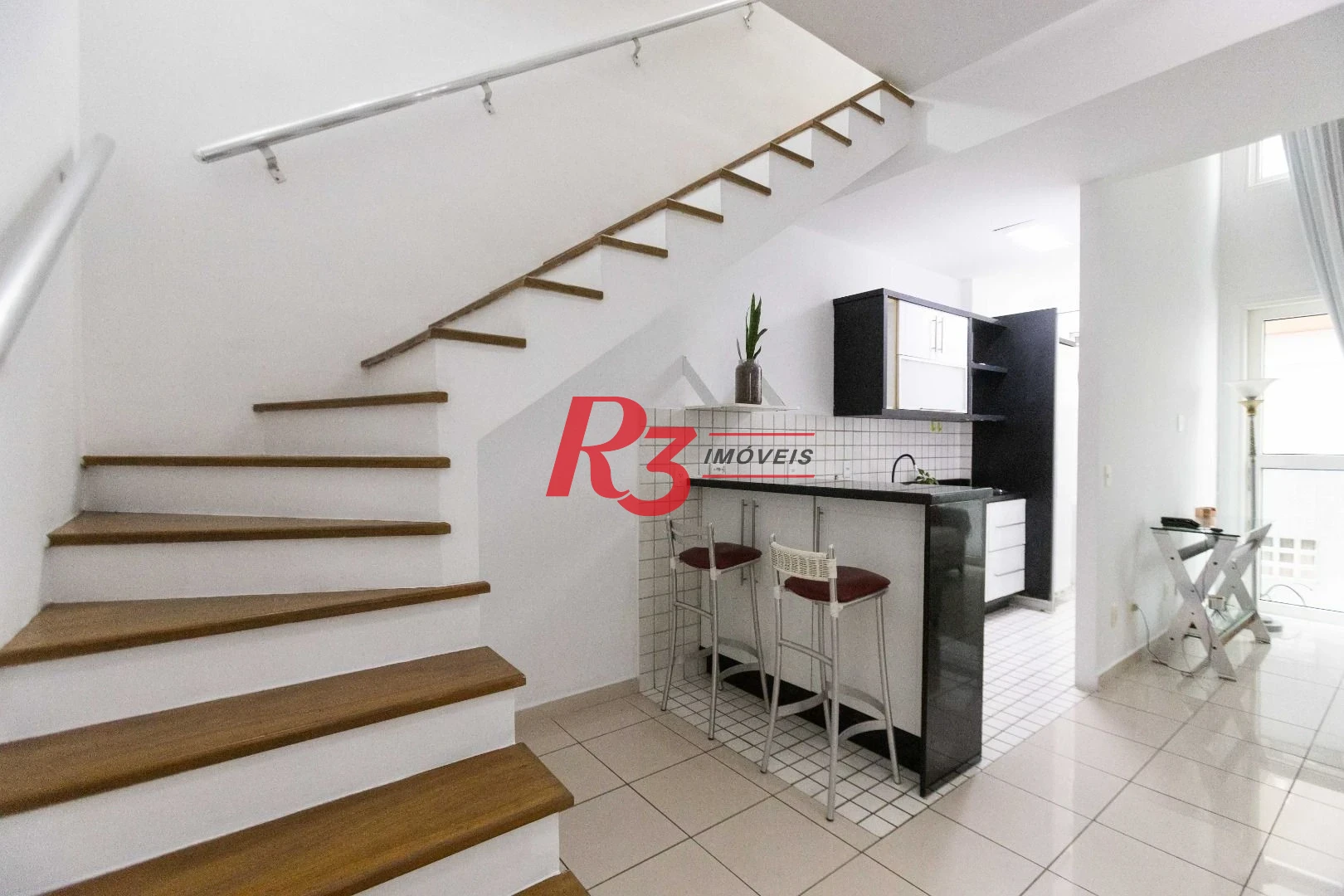Apartamento com 1 dormitório para alugar, 60 m² por R$ 5.200,00/mês - Gonzaga - Santos/SP