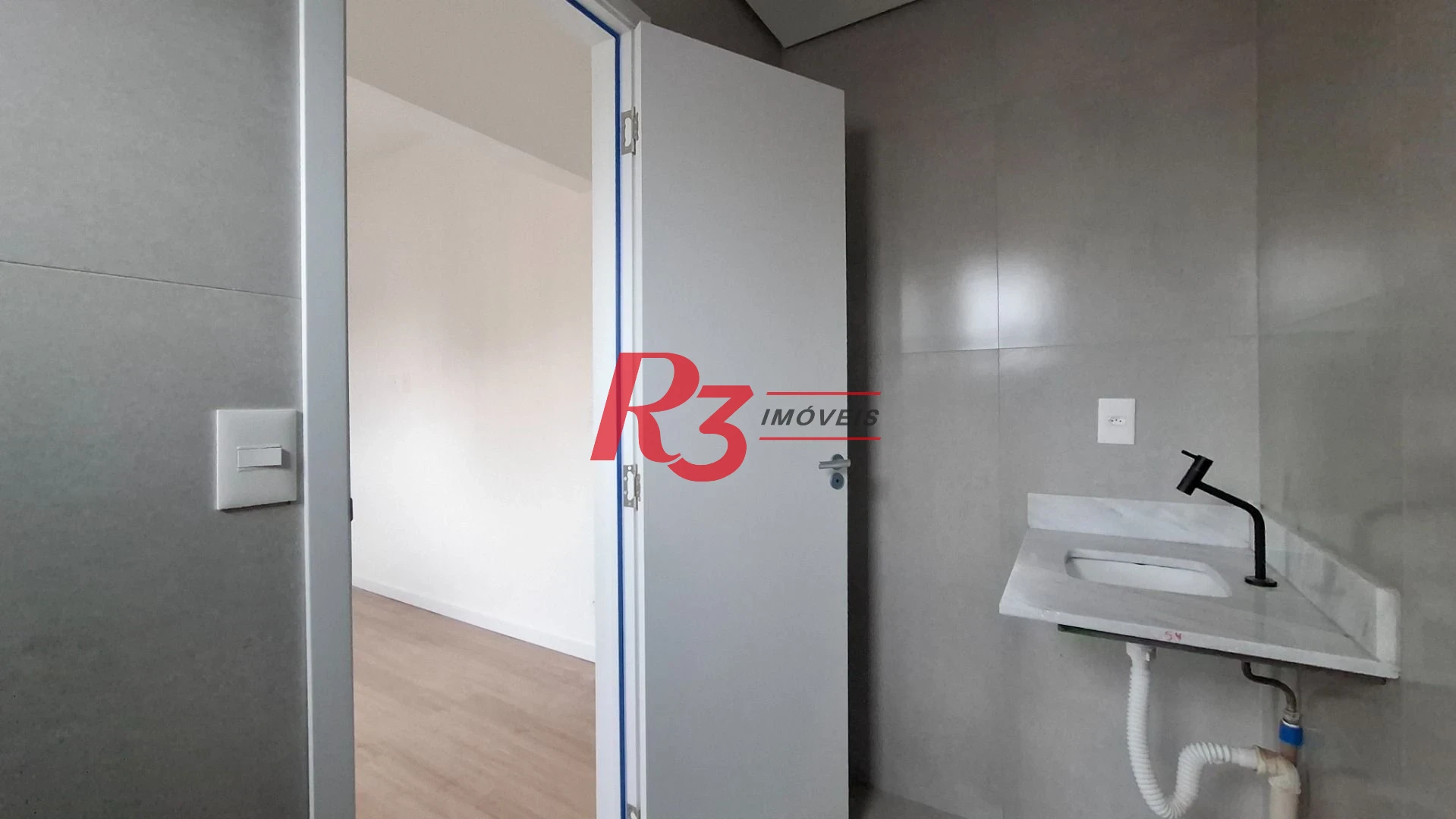 Apartamento com 2 dormitórios à venda, 59 m² por R$ 575.000,00 - Macuco - Santos/SP