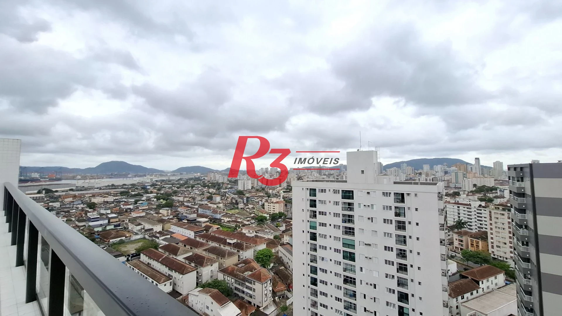 Apartamento com 2 dormitórios à venda, 59 m² por R$ 575.000,00 - Macuco - Santos/SP