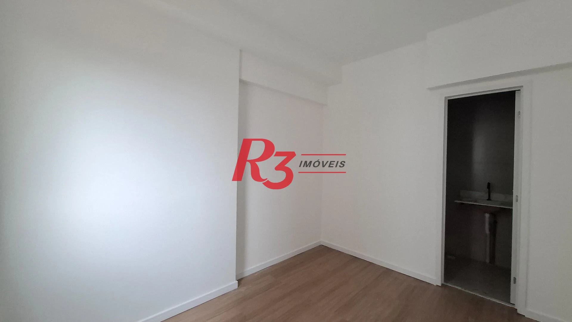 Apartamento com 2 dormitórios à venda, 59 m² por R$ 550.000,00 - Macuco - Santos/SP