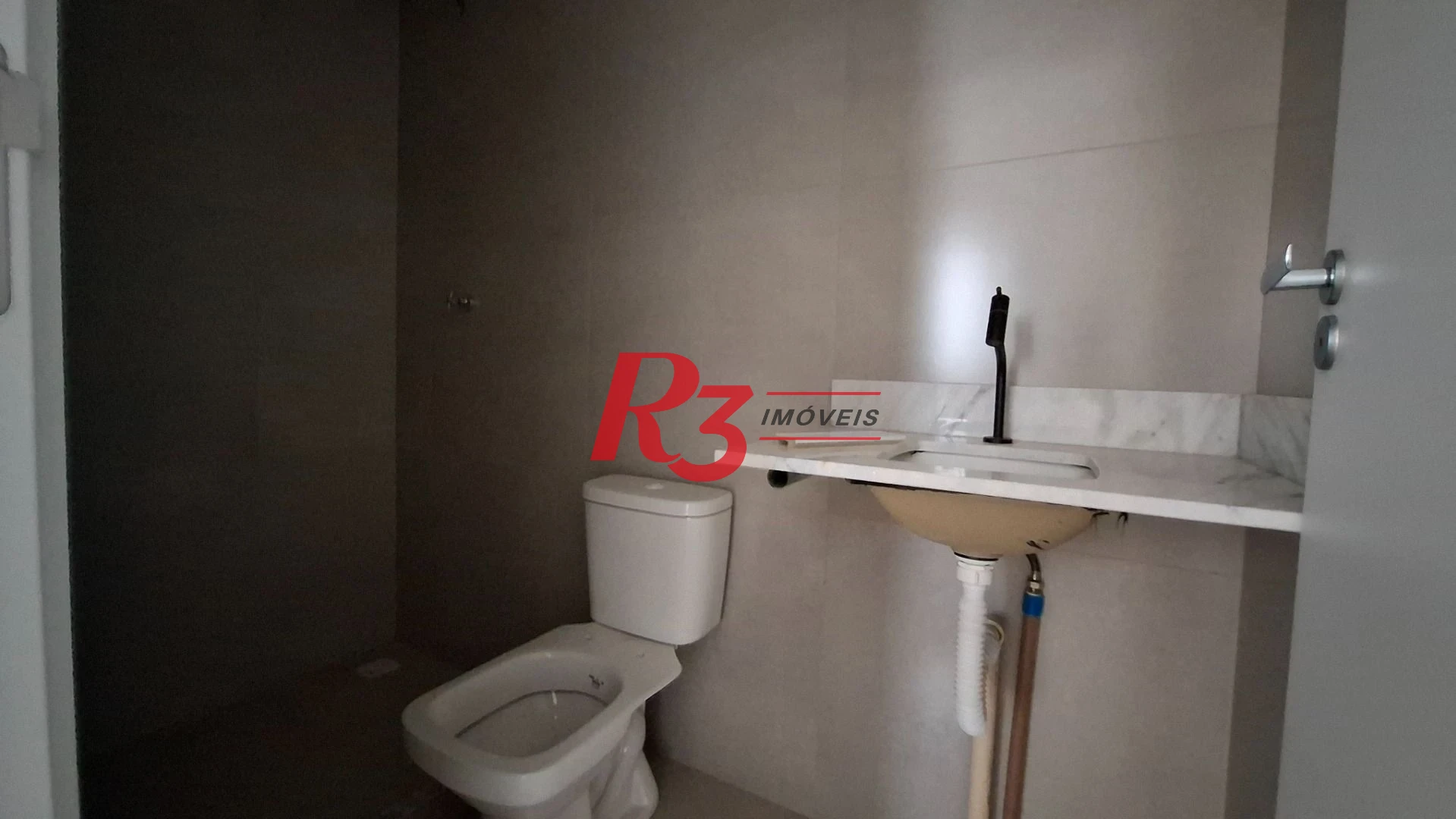 Apartamento com 2 dormitórios à venda, 59 m² por R$ 550.000,00 - Macuco - Santos/SP
