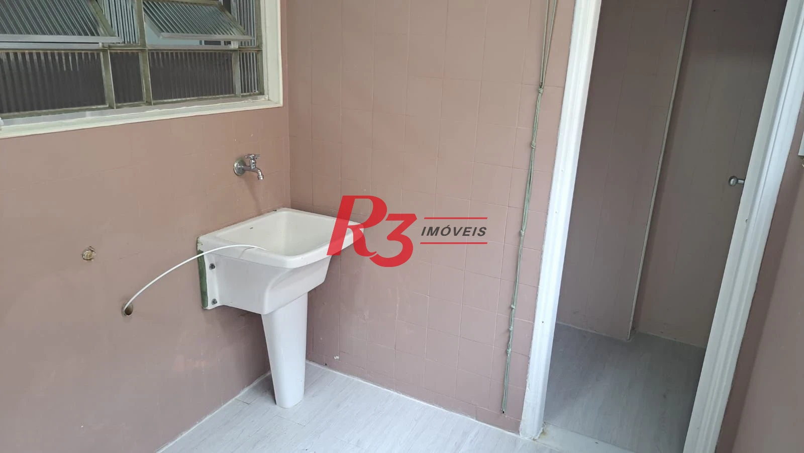 Apartamento com 2 dormitórios à venda, 98 m² por R$ 600.000,00 - Gonzaga - Santos/SP