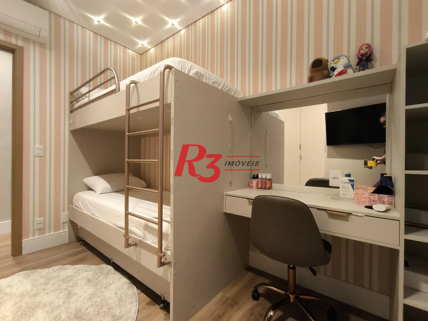 Apartamento com 3 dormitórios à venda, 99 m² por R$ 2.650.000,00 - Gonzaga - Santos/SP
