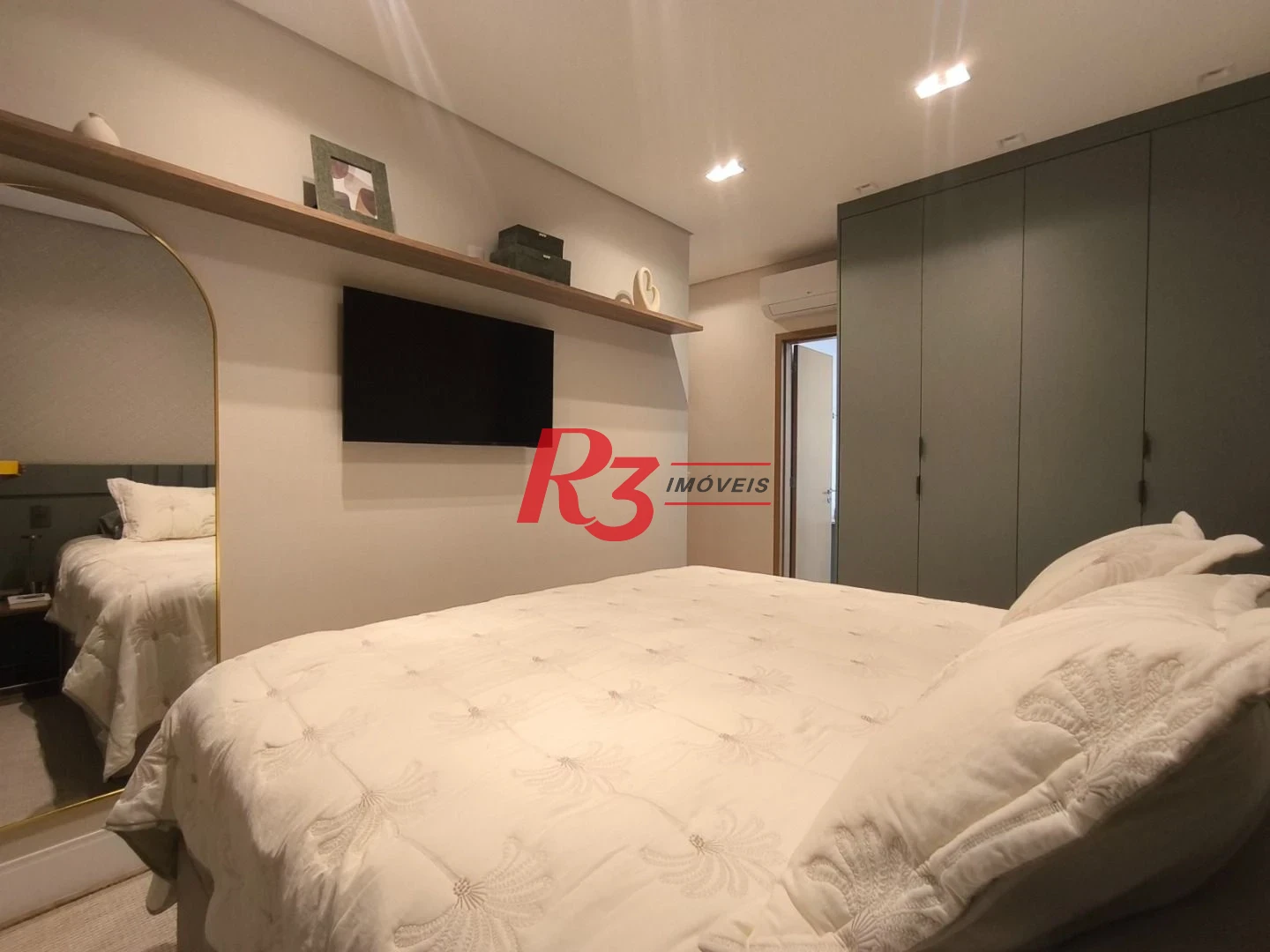 Apartamento com 3 dormitórios à venda, 99 m² por R$ 2.650.000,00 - Gonzaga - Santos/SP