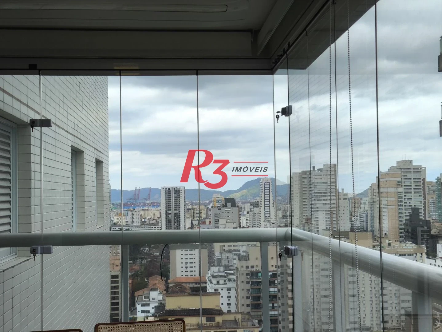 Apartamento com 3 dormitórios à venda, 99 m² por R$ 2.650.000,00 - Gonzaga - Santos/SP