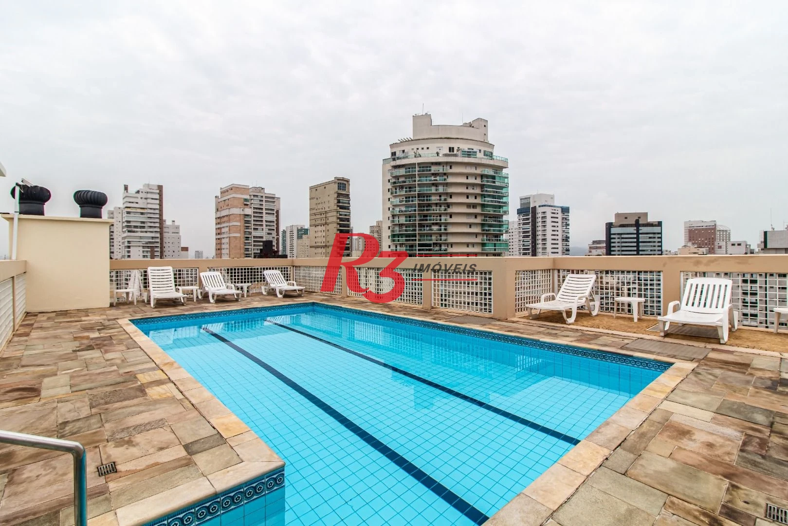 Apartamento com 2 dormitórios à venda, 70 m² por R$ 700.000,00 - Gonzaga - Santos/SP