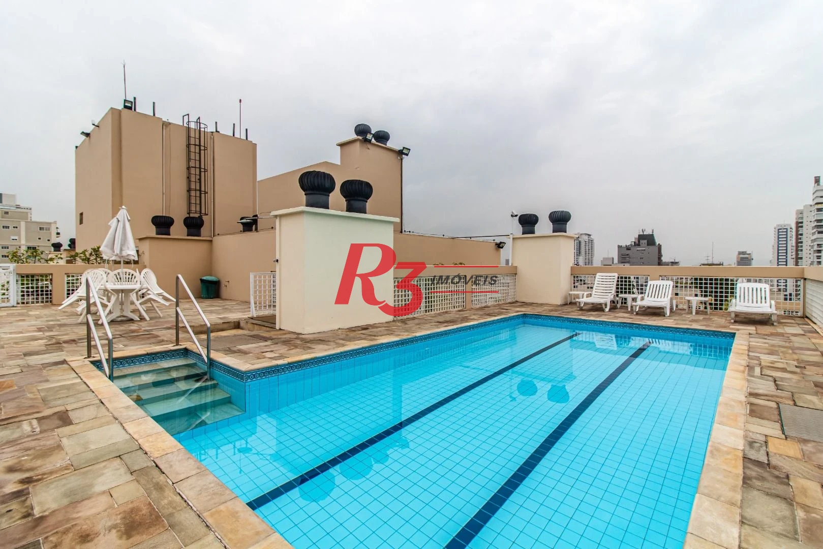 Apartamento com 2 dormitórios à venda, 70 m² por R$ 700.000,00 - Gonzaga - Santos/SP