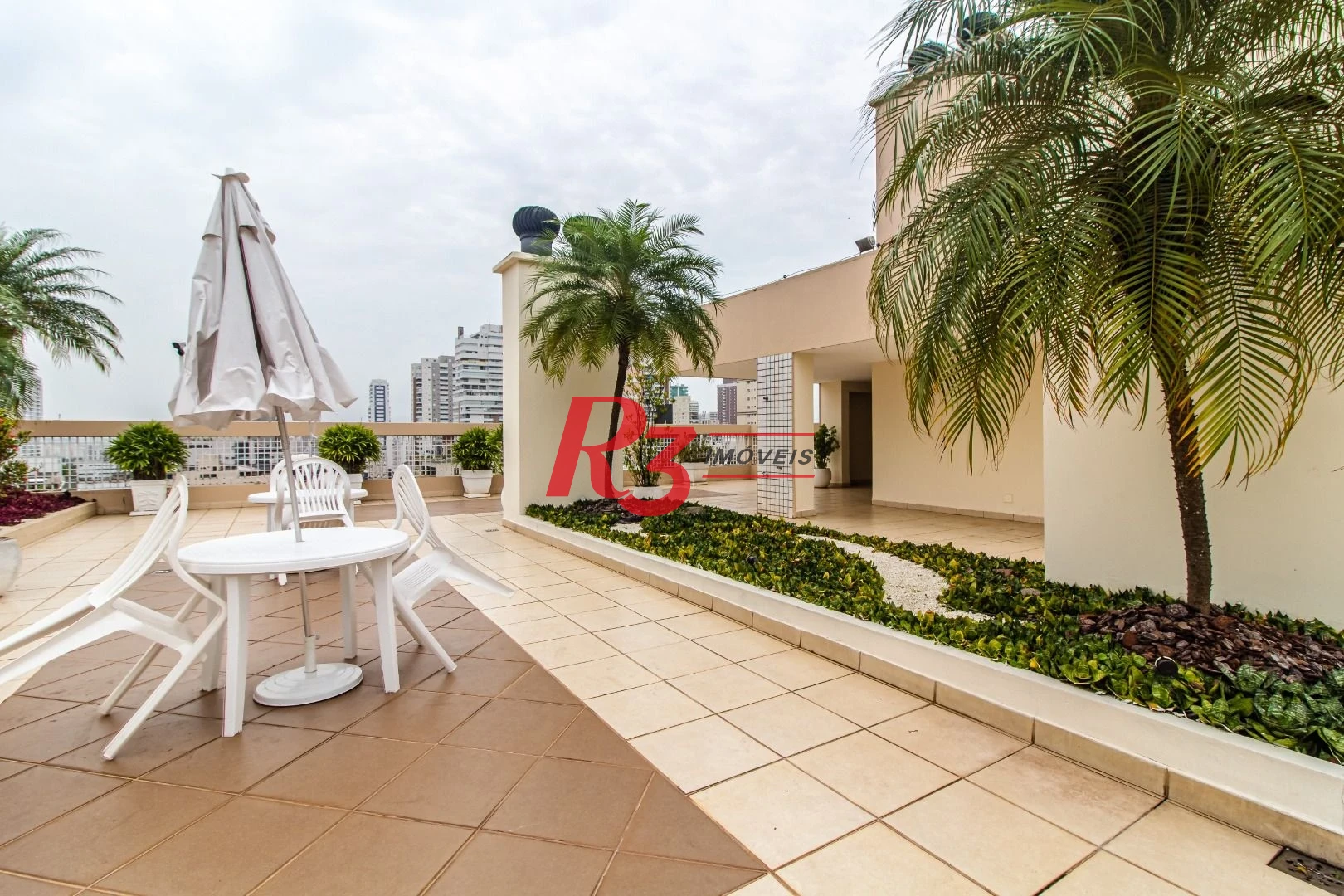 Apartamento com 2 dormitórios à venda, 70 m² por R$ 700.000,00 - Gonzaga - Santos/SP