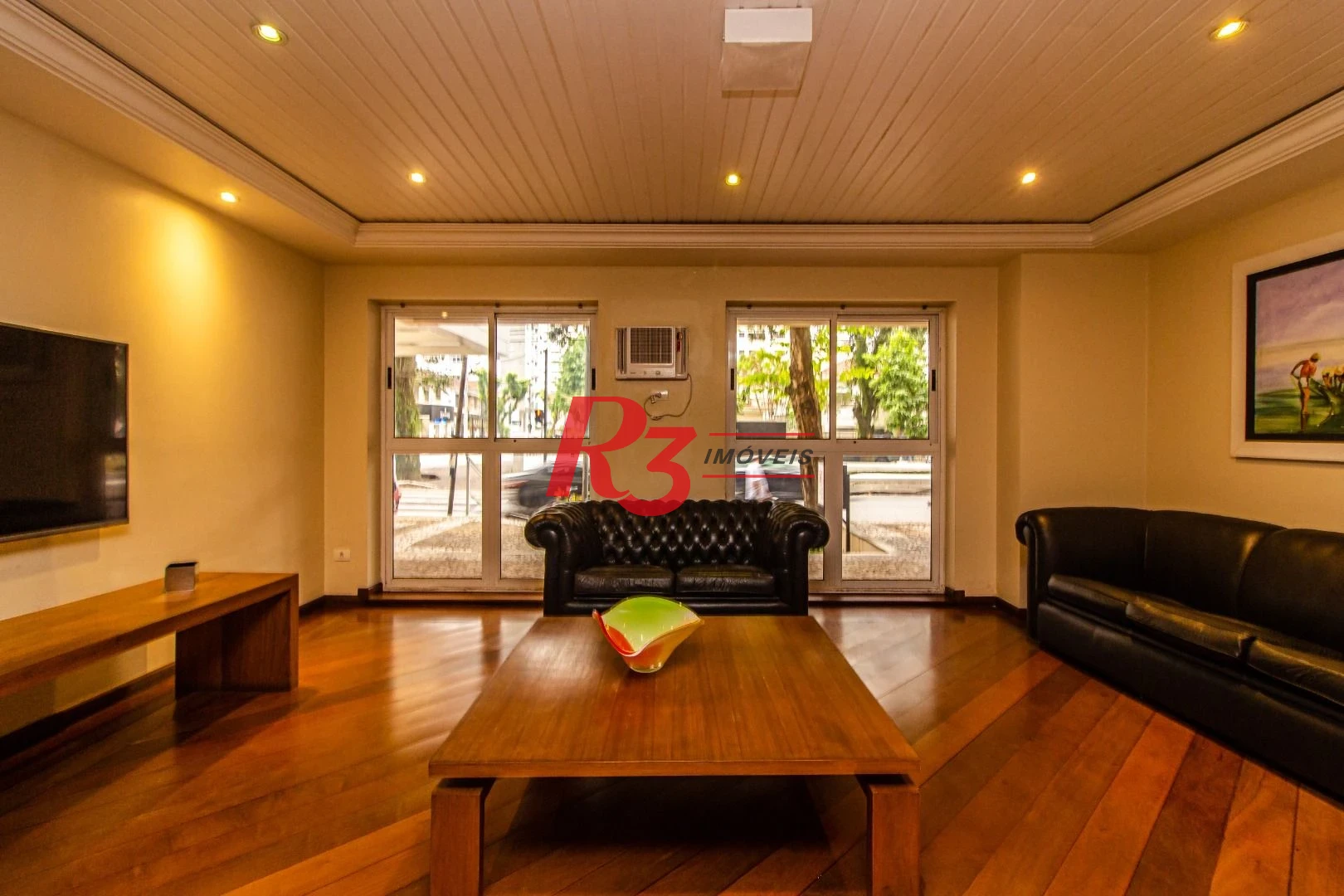 Apartamento com 2 dormitórios à venda, 70 m² por R$ 700.000,00 - Gonzaga - Santos/SP