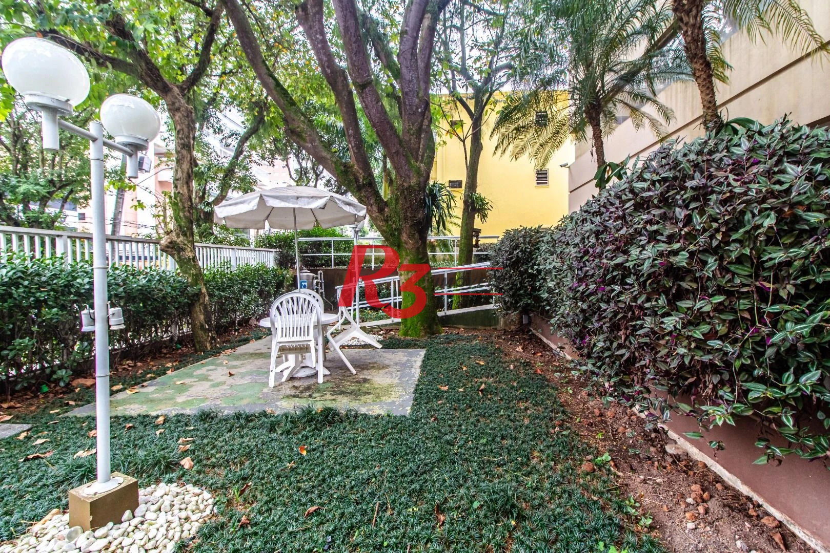 Apartamento com 2 dormitórios à venda, 70 m² por R$ 700.000,00 - Gonzaga - Santos/SP
