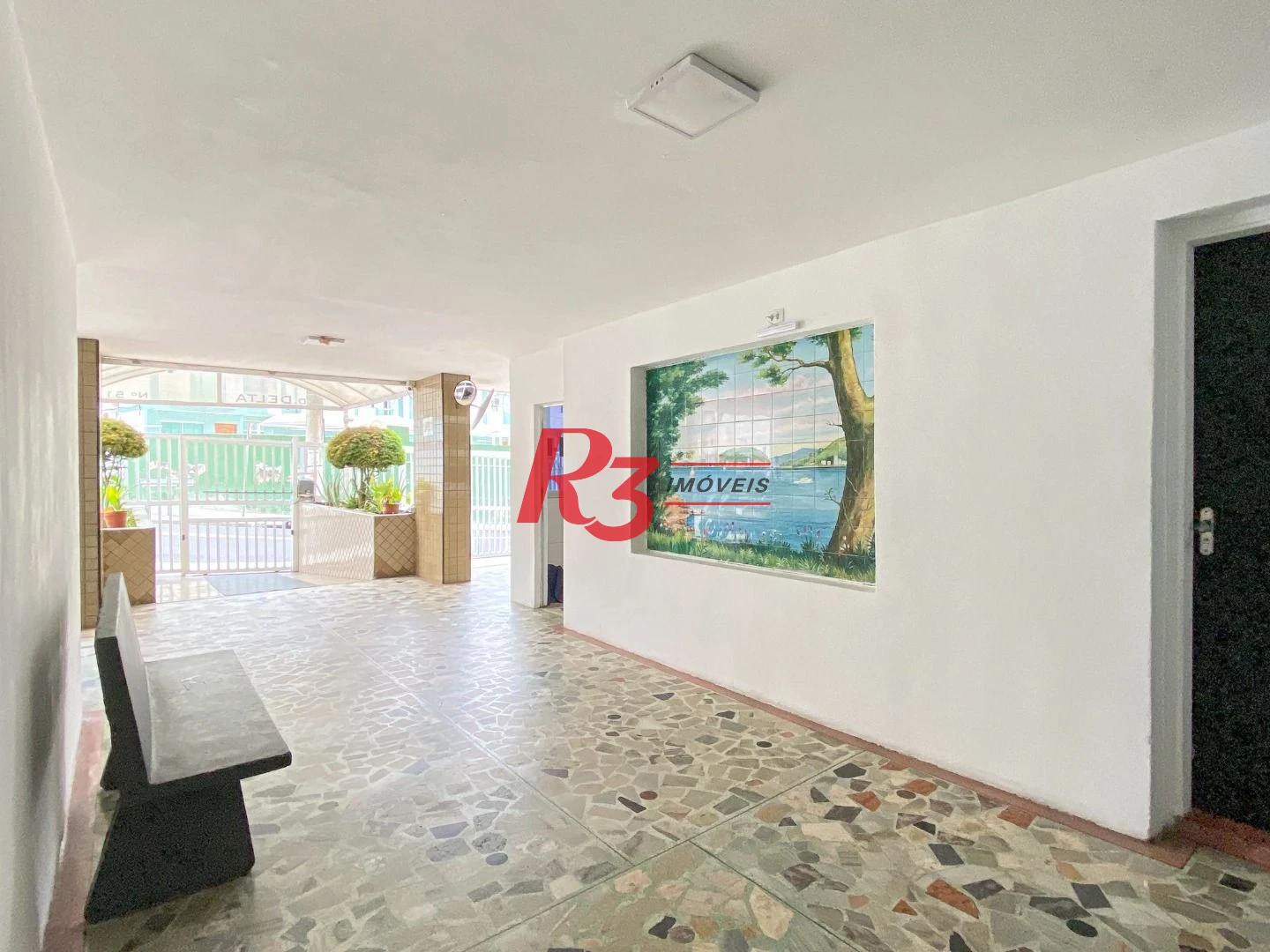 Apartamento com 2 dormitórios à venda, 65 m² por R$ 370.000,00 - José Menino - Santos/SP