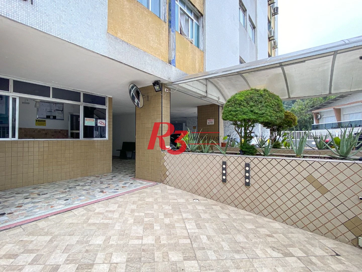 Apartamento com 2 dormitórios à venda, 65 m² por R$ 370.000,00 - José Menino - Santos/SP