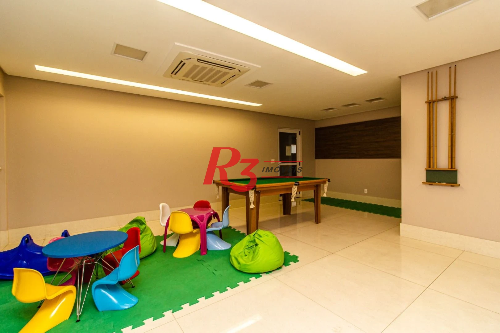 Apartamento com 3 dormitórios à venda, 171 m² por R$ 2.350.000,00 - Embaré - Santos/SP