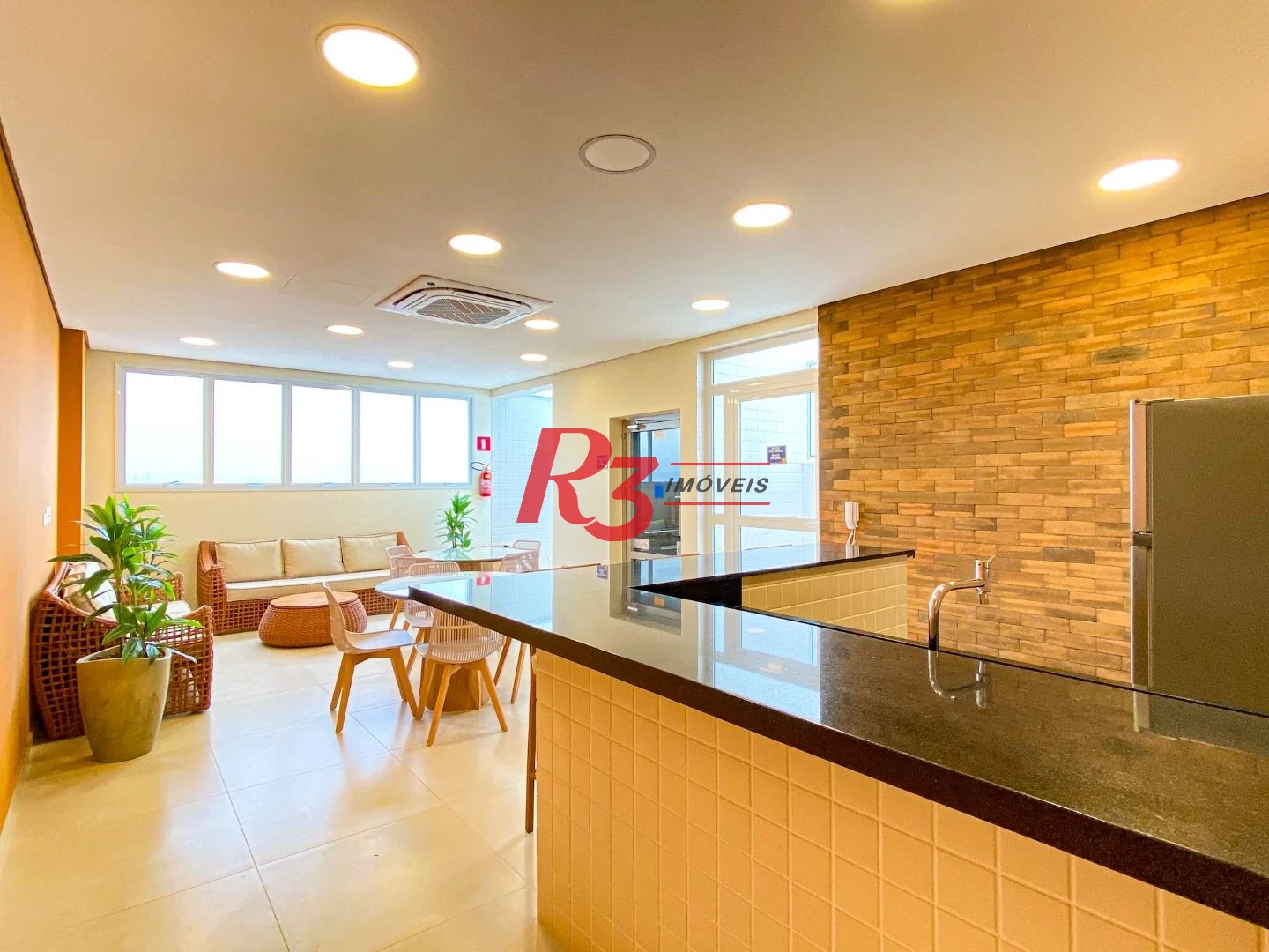 Apartamento com 2 dormitórios para alugar, 69 m² por R$ 5.500,02/mês - Boqueirão - Santos/SP