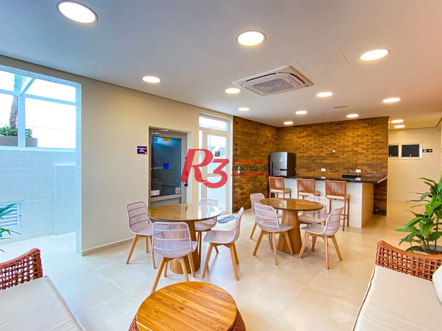 Apartamento com 2 dormitórios para alugar, 69 m² por R$ 5.500,02/mês - Boqueirão - Santos/SP