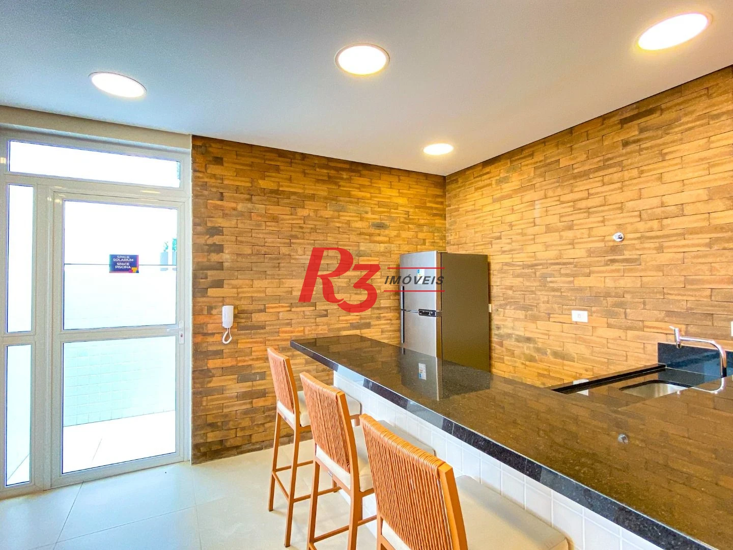Apartamento com 2 dormitórios para alugar, 69 m² por R$ 5.500,02/mês - Boqueirão - Santos/SP