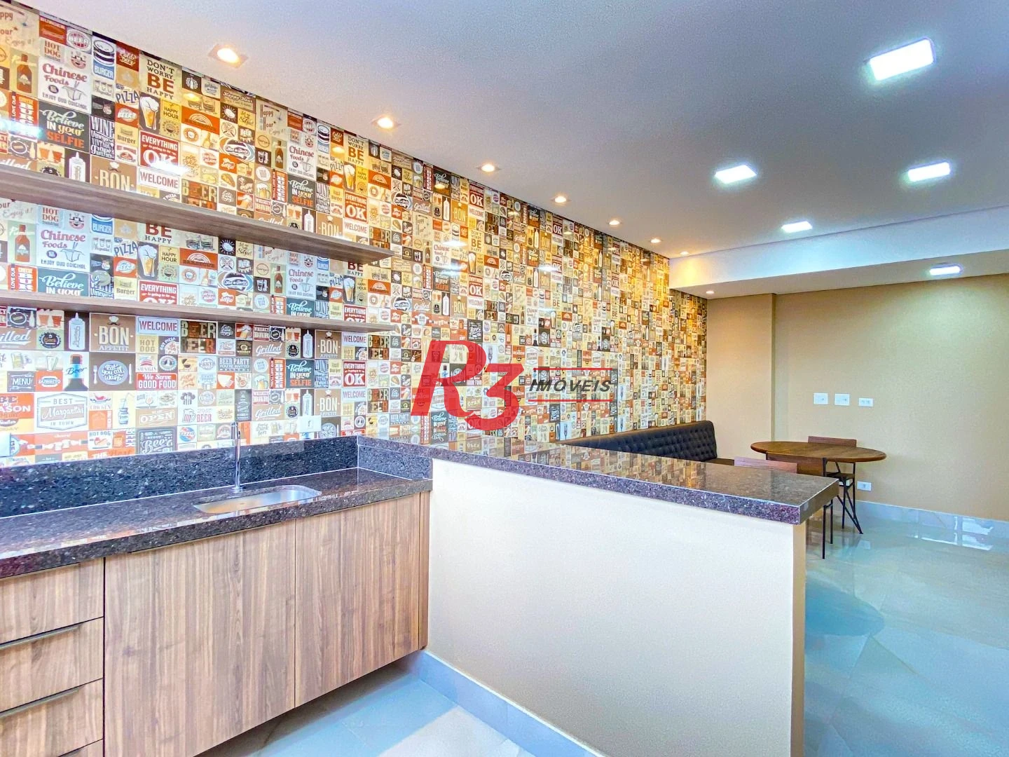 Apartamento com 2 dormitórios para alugar, 69 m² por R$ 5.500,02/mês - Boqueirão - Santos/SP
