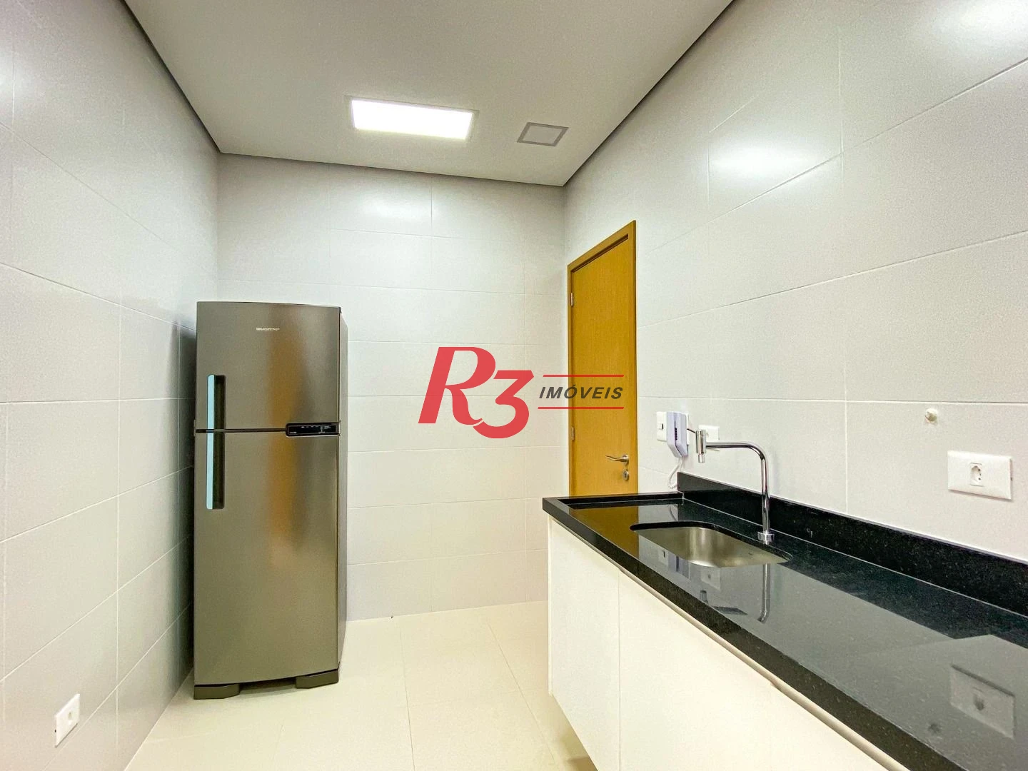 Apartamento com 2 dormitórios para alugar, 69 m² por R$ 5.500,02/mês - Boqueirão - Santos/SP