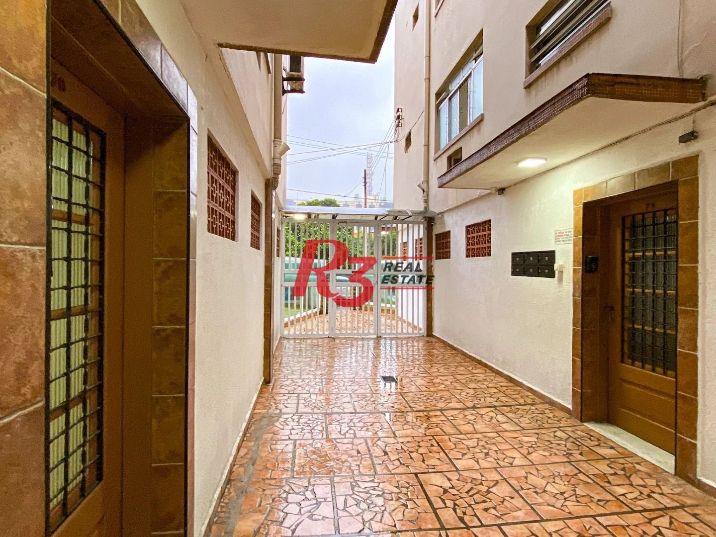 Apartamento com 2 dormitórios à venda, 80 m² por R$ 325.000,00 - Encruzilhada - Santos/SP