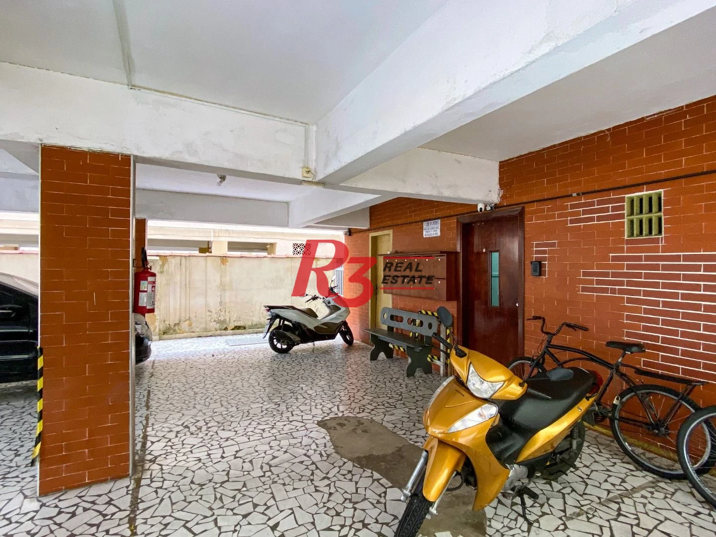 Apartamento com 2 dormitórios à venda, 75 m² por R$ 350.000,00 - Marapé - Santos/SP
