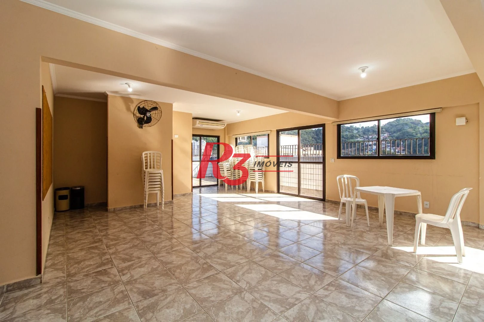 Apartamento com 2 dormitórios à venda, 104 m² por R$ 692.000,00 - Marapé - Santos/SP