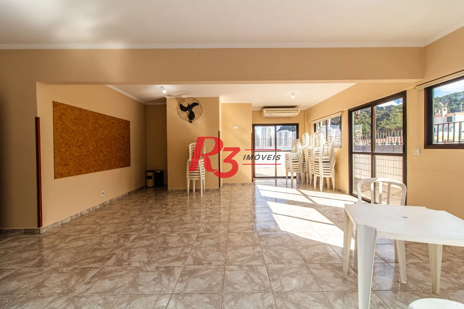 Apartamento com 2 dormitórios à venda, 104 m² por R$ 692.000,00 - Marapé - Santos/SP