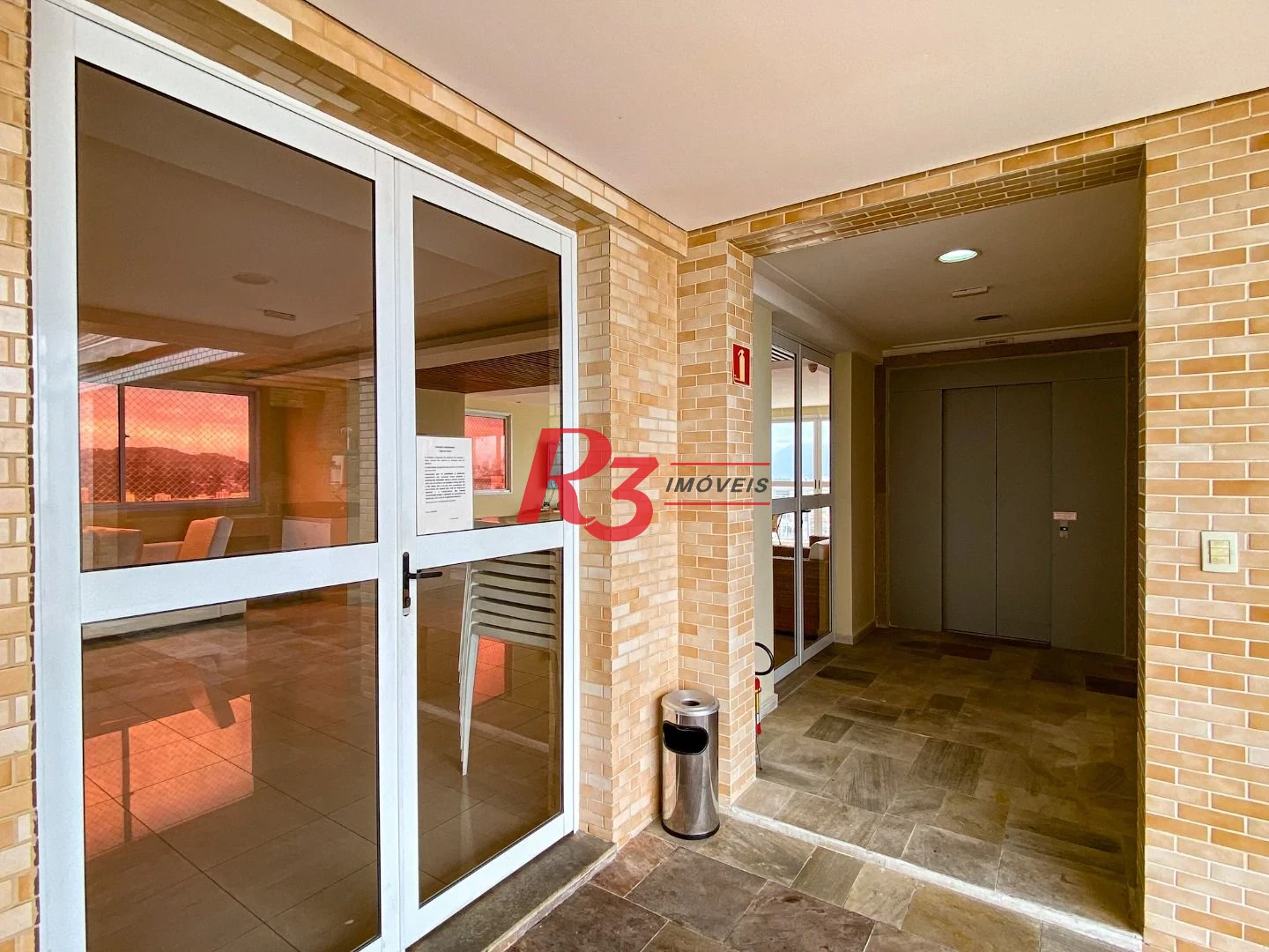 Apartamento com 3 dormitórios para alugar, 94 m² por R$ 7.000,00/mês - Gonzaga - Santos/SP